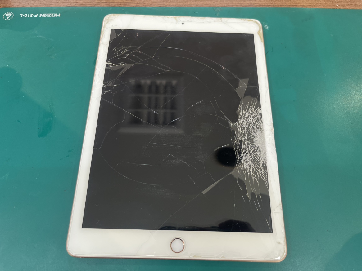 【iPad（第6世代）】ガラス割れ交換は即日対応しております！