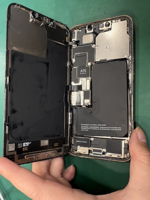 iPhone13Pro　海に落として高温注意⚠️表記が出てる！？