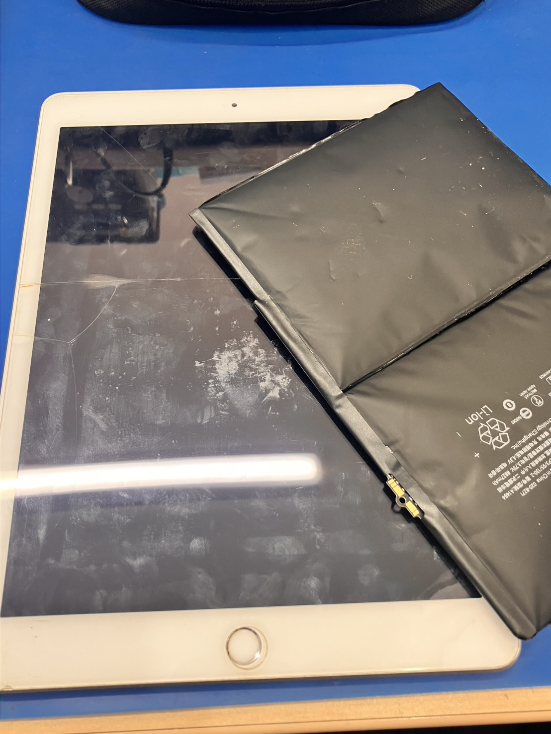 iPad5のバッテリー交換を行いました！