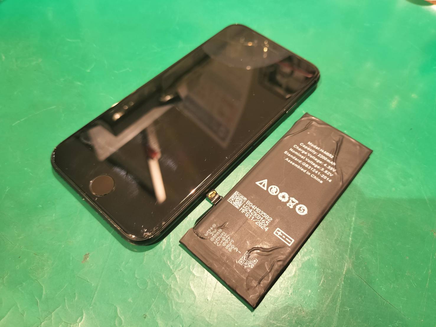 iPhone SE2のバッテリー交換を承りました♪【スマホ修理工房　京王アートマン府中店】