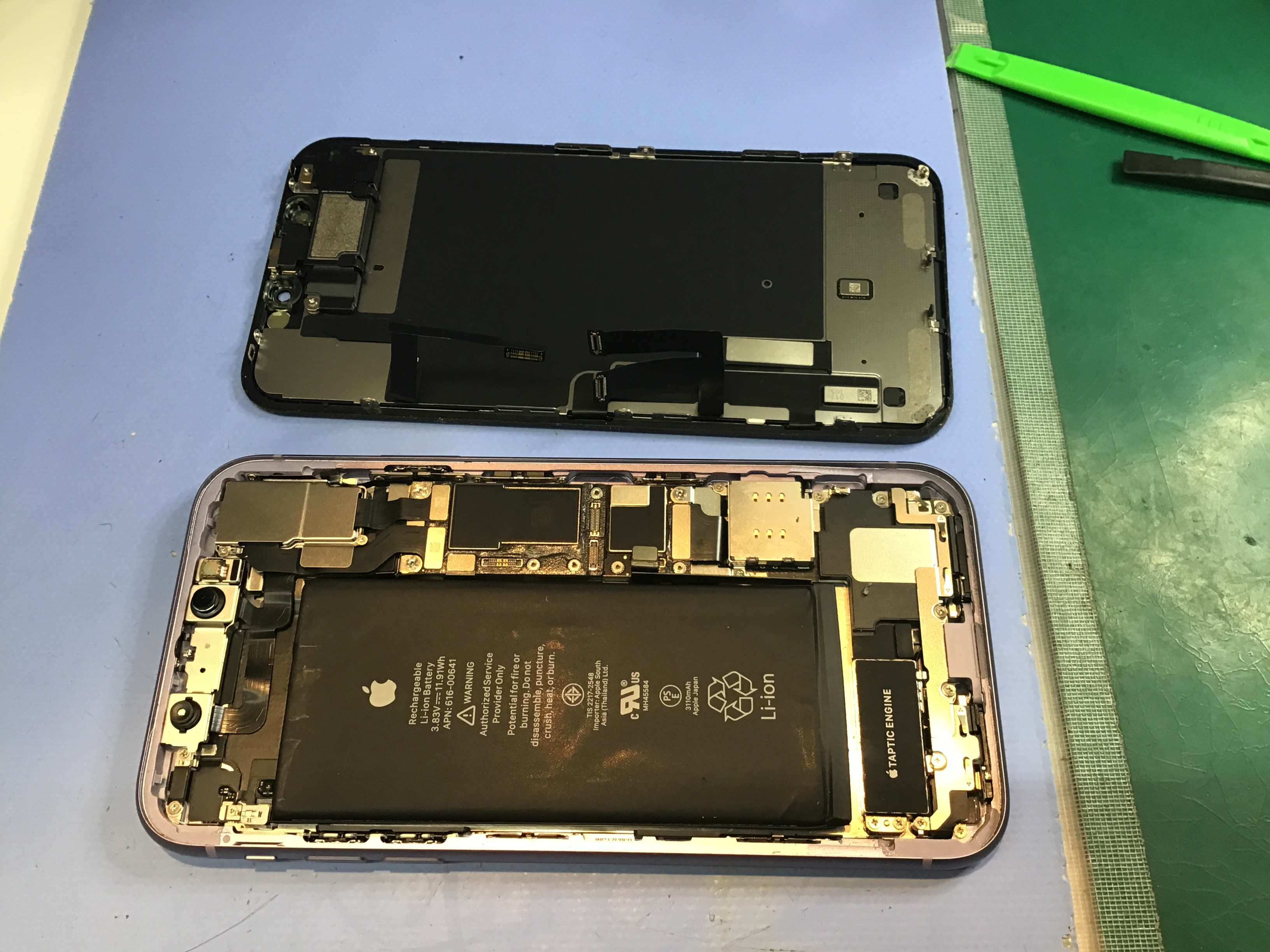 iPhoneのバッテリー交換は、データそのまま・即日修理のスマホ修理工房京王聖蹟桜ヶ丘ショッピングセンターB館店へ！
