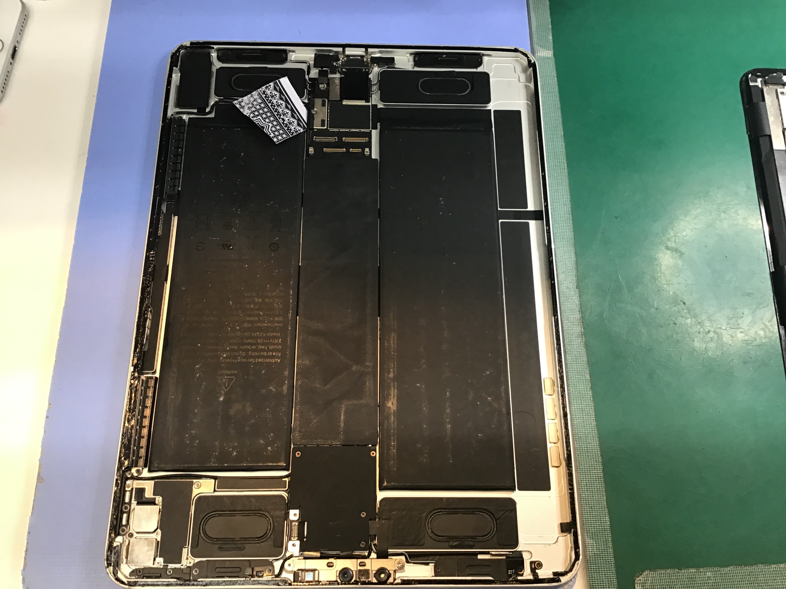 iPadのバッテリー交換は、データそのまま・即日修理のスマホ修理工房京王聖蹟桜ヶ丘ショッピングセンターB館店へ！