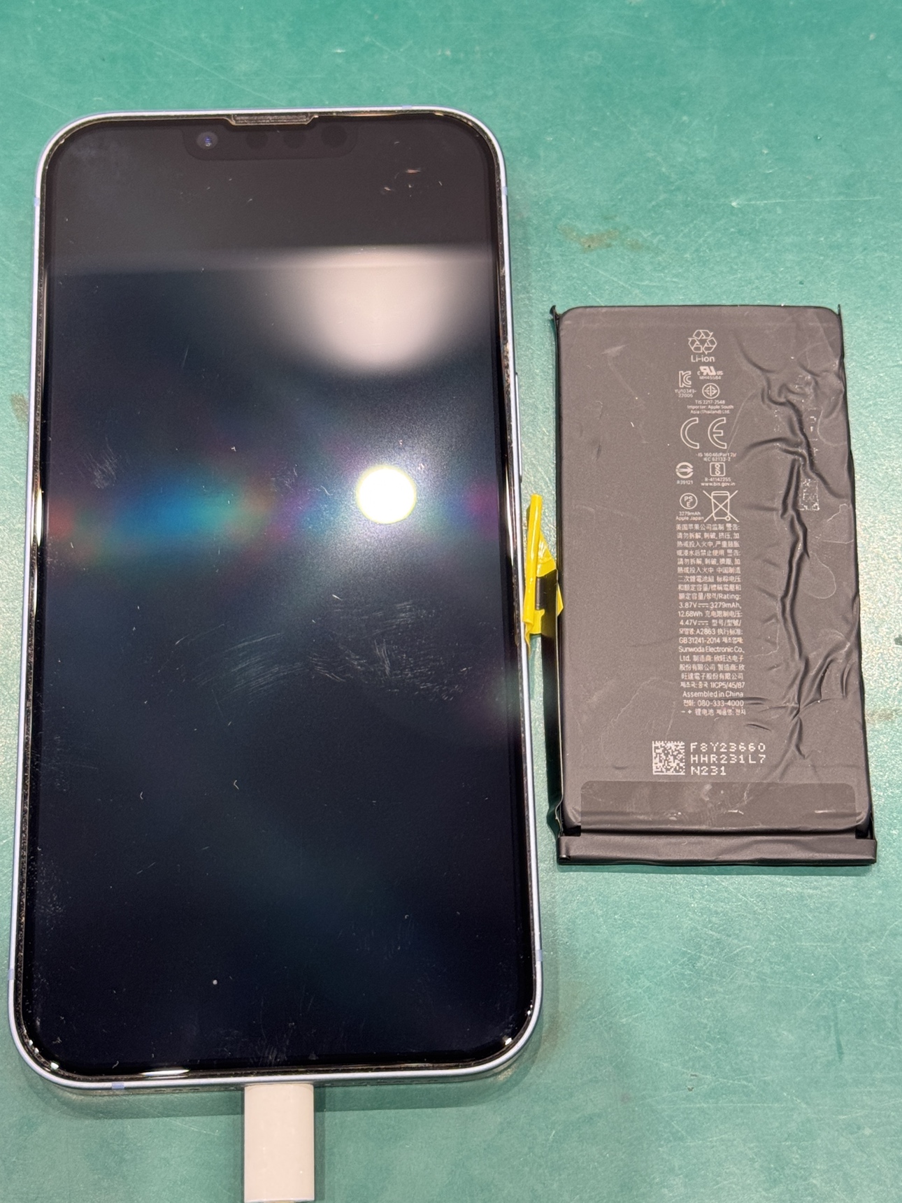 iPhone14のバッテリー交換ならデータそのまま、即日修理のスマホ修理工房テラスモール湘南店へ！