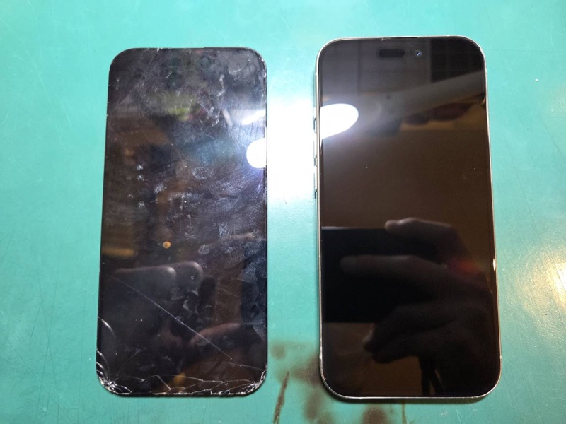 iPhone 15Proの画面が割れてしまった...フロントパネル交換で改善！【スマホ修理工房 調布パルコ店】