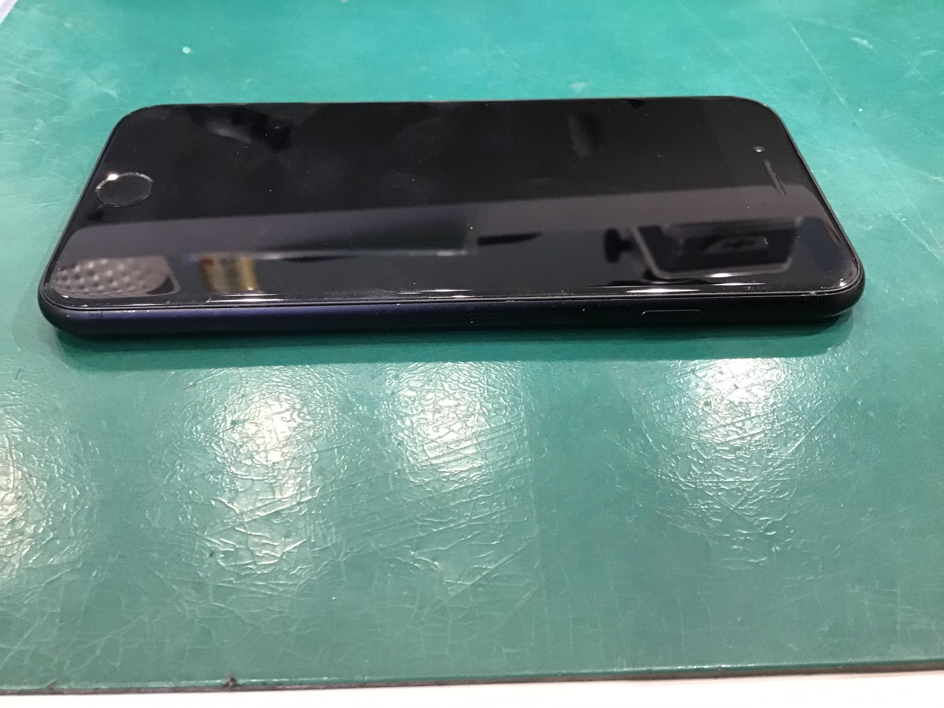 スマホ修理工房セレオ相模原店/iPhoneSE2の修理を承りました