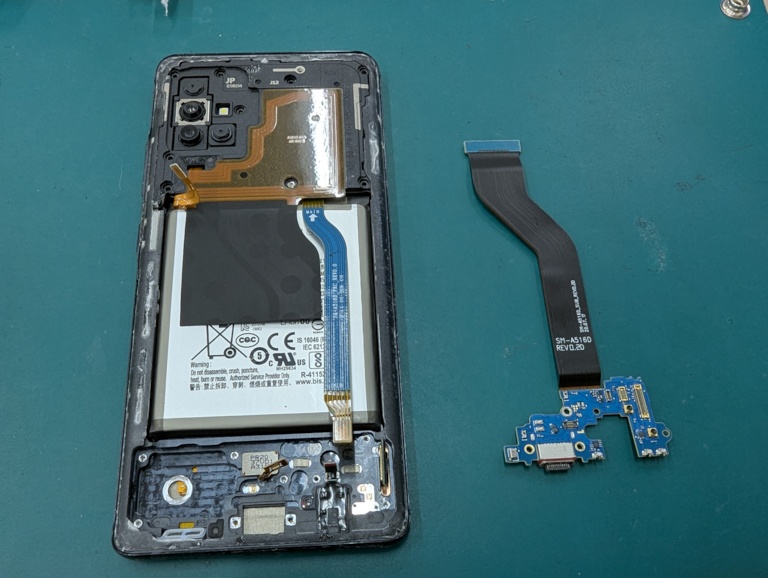 GalaxyA51のバッテリー交換ならスマホ修理工房富山グリーンモール山室店へお任せください☆