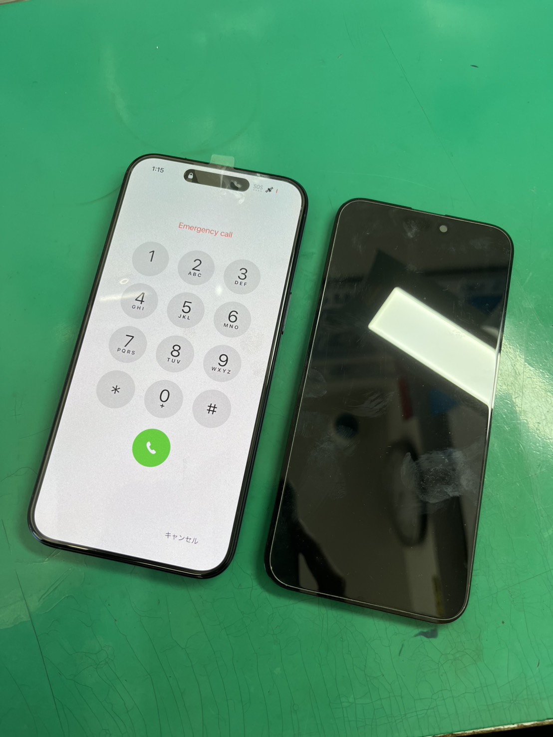 iPhone15ProMax(アイフォン)画面に表示不良発生につき画面交換【スマホ修理工房大井町店】