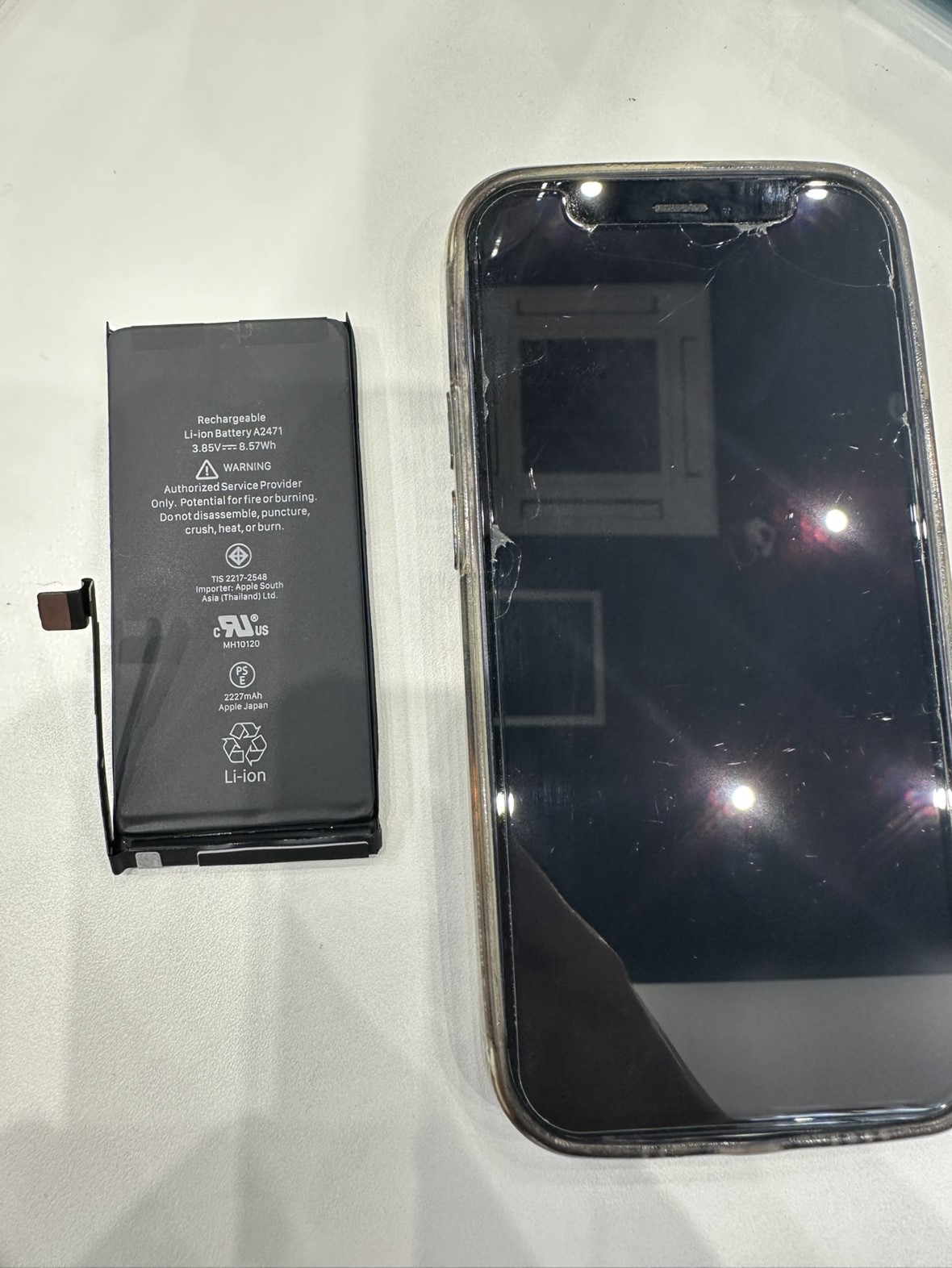 iPhone12mini（アイフォン）のバッテリー交換はスマホ修理工房イオンモール福岡店で即日修理可能です！