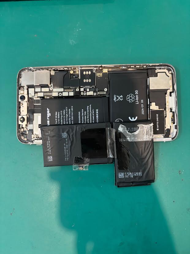 iPhone12mini（アイフォン12ミニ）のバッテリー交換は「スマホ修理工房　札幌清田東光ストア真栄店」まで📱✨