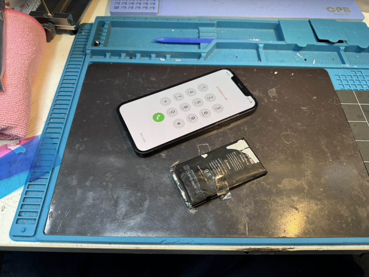 iPhone12電池膨張！修理工房関内店で即日