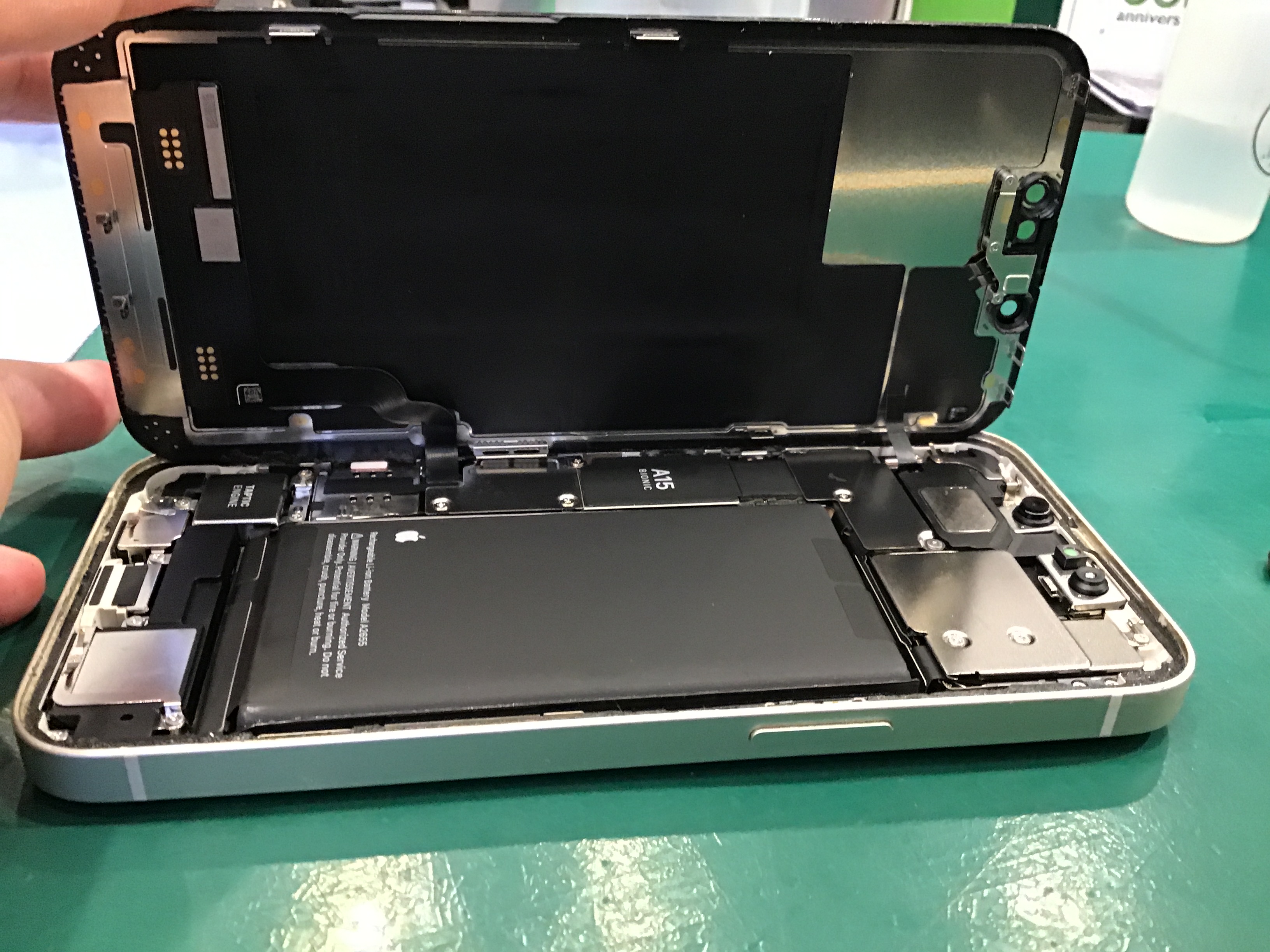 iPhone12のバッテリー交換は、データそのまま・即日修理のスマホ修理工房　セレオ相模原店へ！