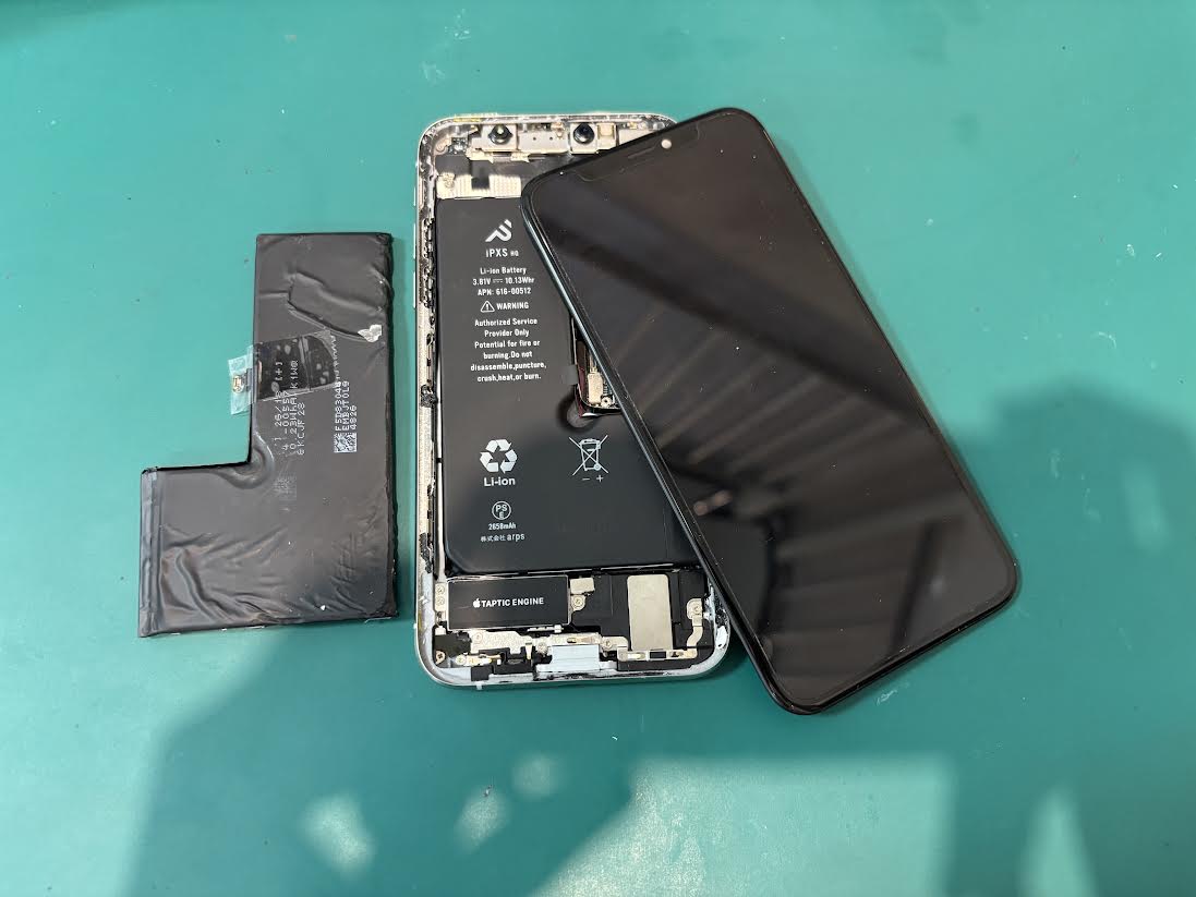 iPhone XSのバッテリー交換なら、「スマホ修理工房　札幌清田東光ストア真栄店」までご相談ください📱✨