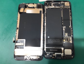 iPhoneSE3のバッテリー交換は、データそのまま・即日修理のスマホ修理工房　聖蹟桜ヶ丘店へ！