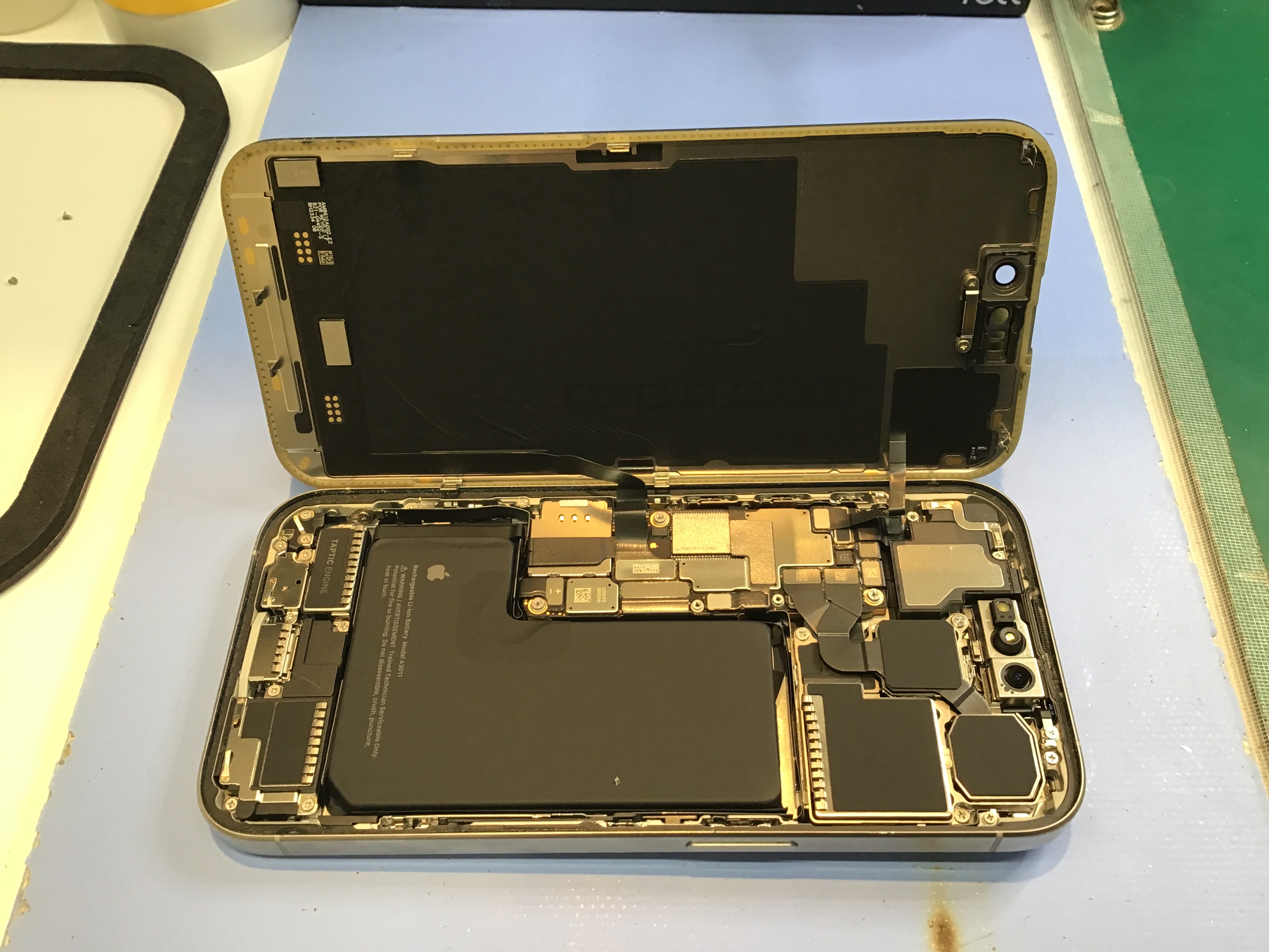 iPhone15Proのバッテリー交換は、データそのまま・即日修理のスマホ修理工房京王聖蹟桜ヶ丘ショッピングセンターB館店へ！