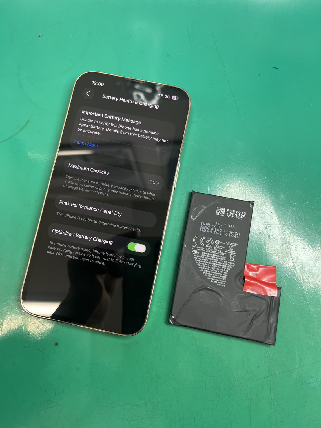 iPhone13Pro(アイフォン)バッテリー交換【スマホ修理工房大井町店】