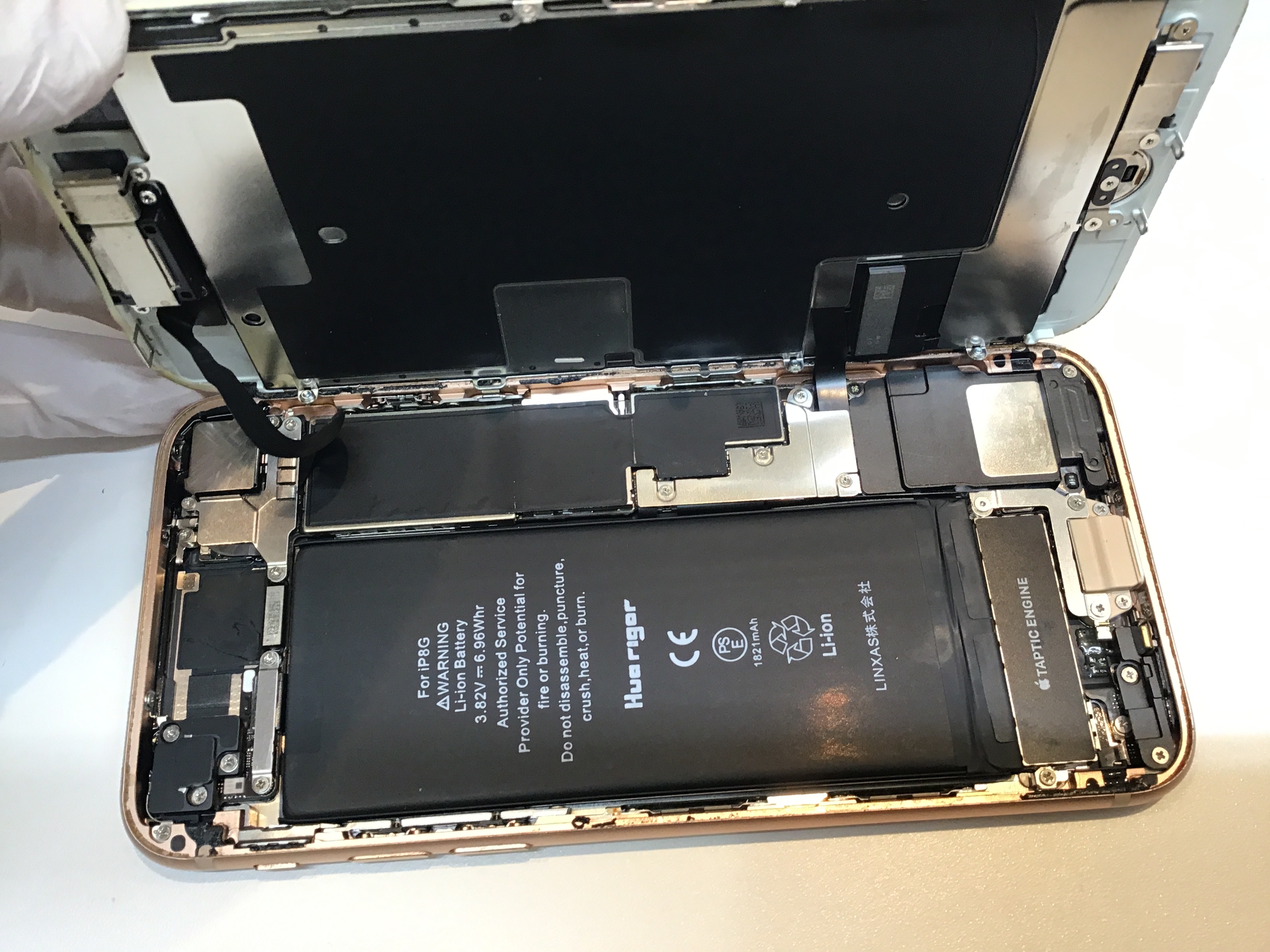 iPhone8のバッテリー交換は、データそのまま・即日修理のスマホ修理工房京王聖蹟桜ヶ丘ショッピングセンターB館店へ！