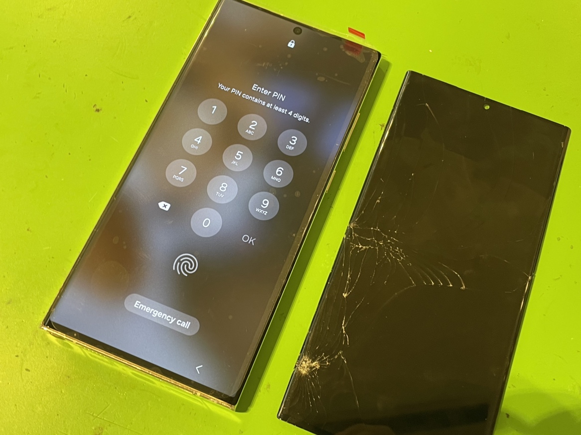 GalaxyS22Ultraの液晶破損・映らない症状も即日90分で画面交換修理！
