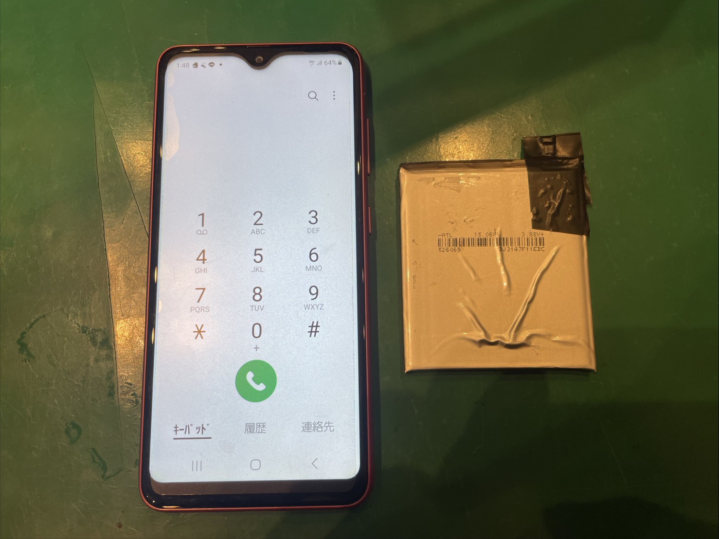 Galaxy A22 5G ホワイト 背面パネル剥がれあり Galaxy A22 バックパネルの浮き 春日井市 | スマホスピタル春日井勝川
