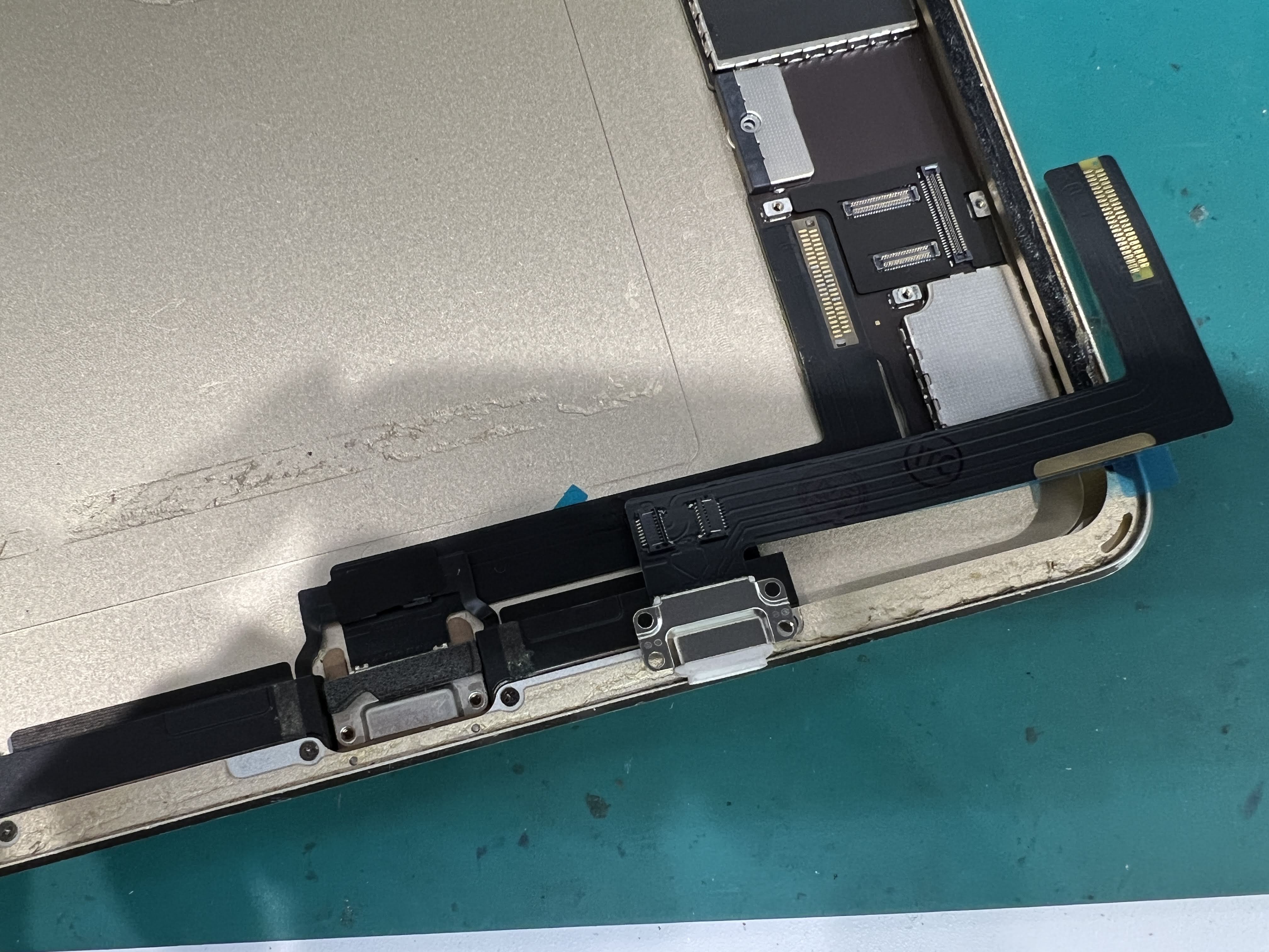 iPad Air2（アイパッド）充電できない症状の修理事例