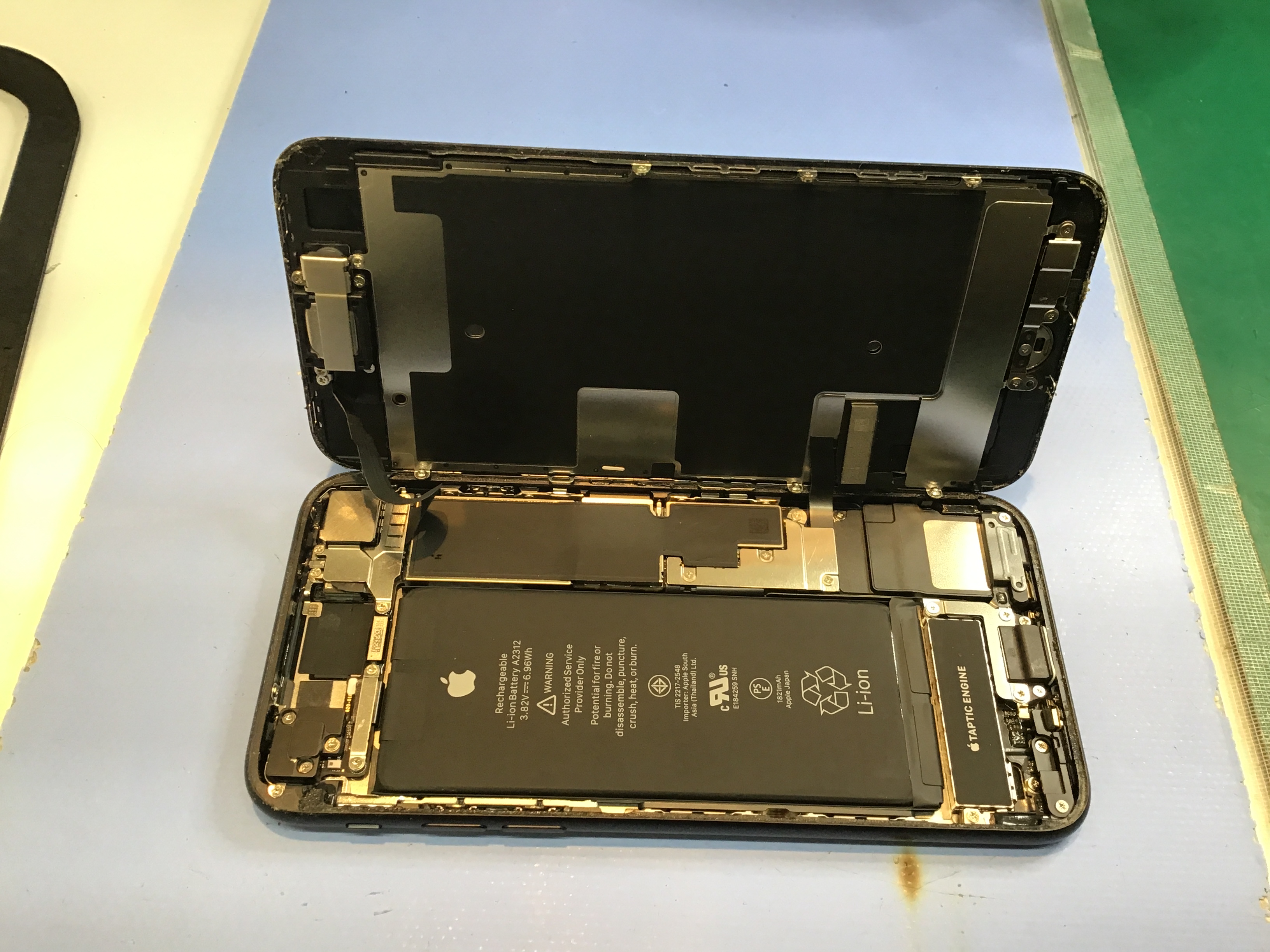 iPhoneのバッテリー交換は、データそのまま・即日修理のスマホ修理工房京王聖蹟桜ヶ丘ショッピングセンターB館店へ！