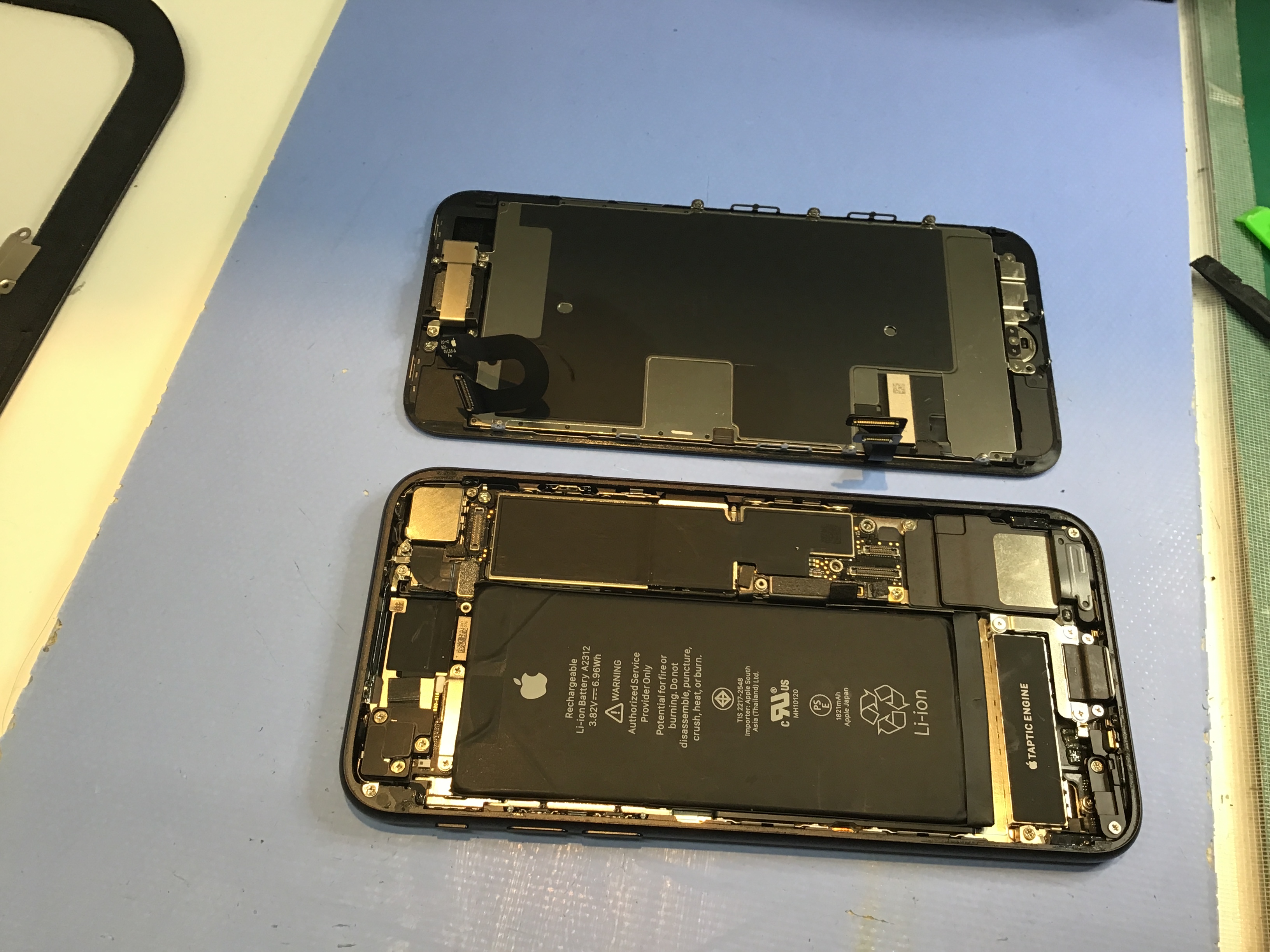 iPhoneのバッテリー交換は、データそのまま・即日修理のスマホ修理工房京王聖蹟桜ヶ丘ショッピングセンターB館店へ！
