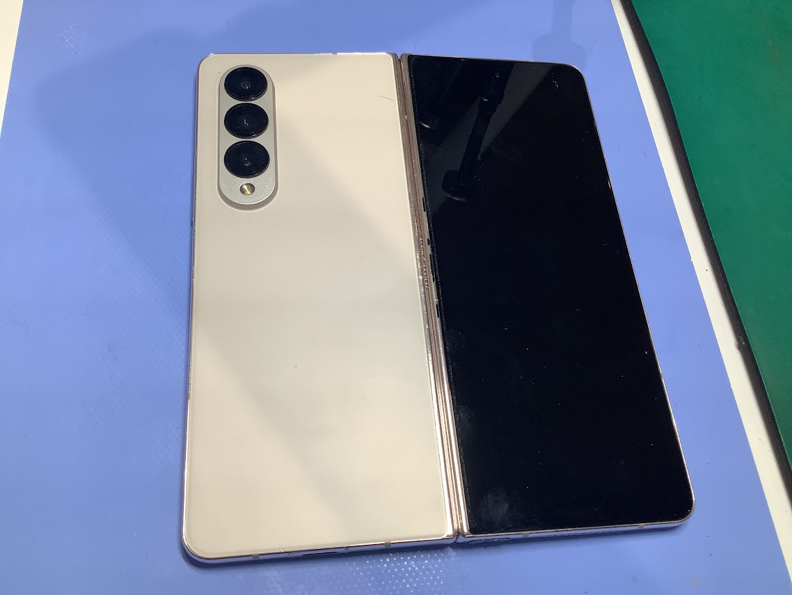 GalaxyZFold4の画面交換ならデータをそのまま・最短即日修理のスマホ修理工房町田モディ店へ