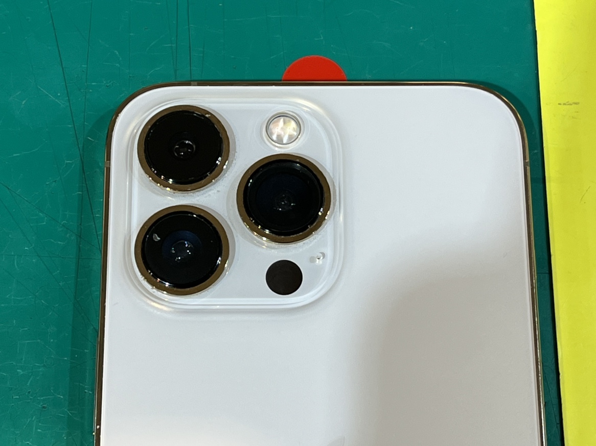 iPhone 13 Pro リアカメラレンズガラス交換後の正常な状態
