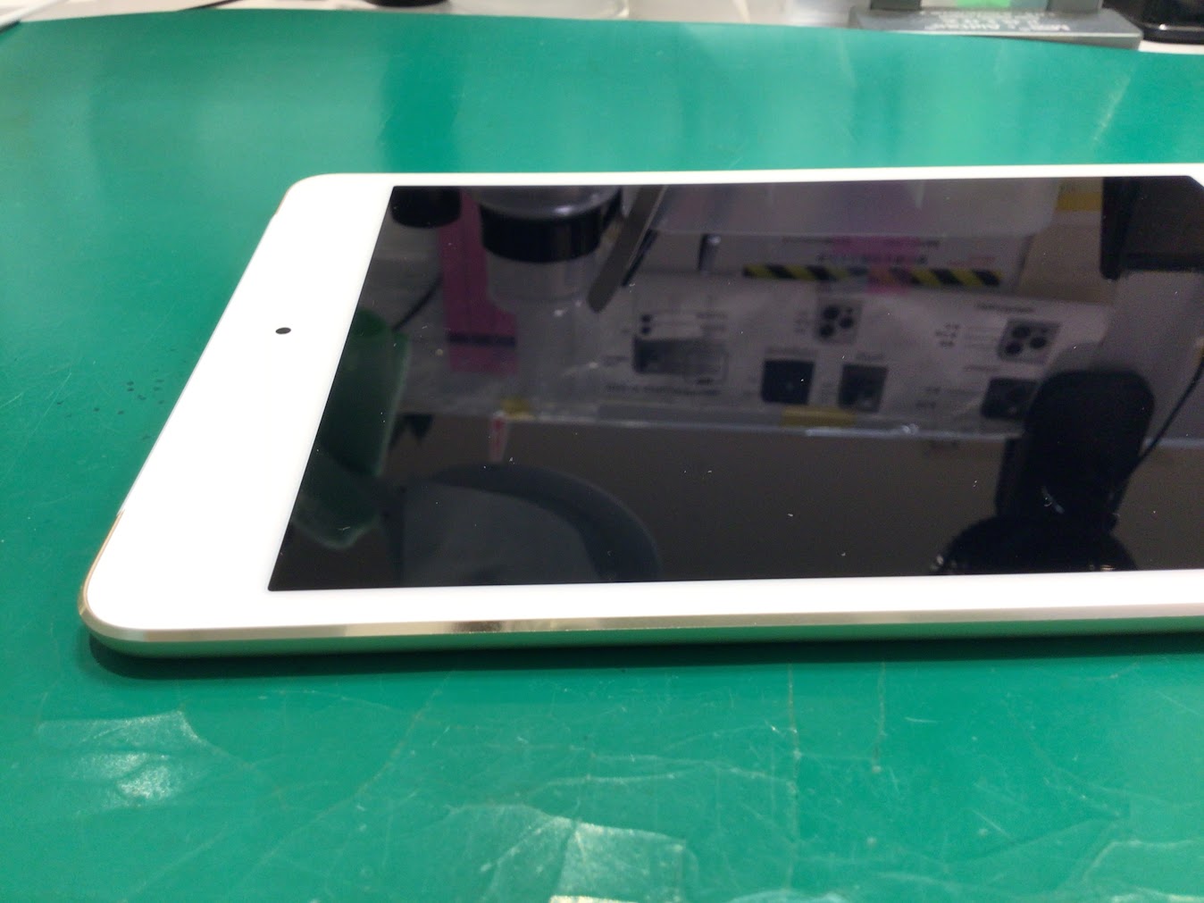 iPadmini4の修理は当店にお任せ下さい。【スマホ修理工房海老名ビナウォーク店】