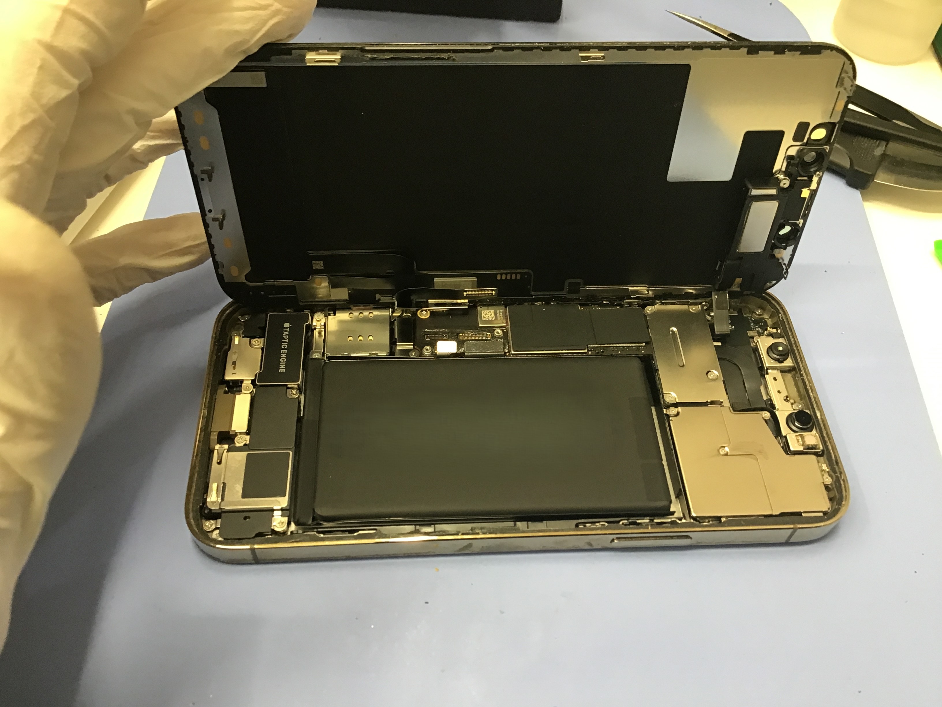 iPhone11修理　データをそのまま・最短即日修理のスマホ修理工房八王子オクトーレ店にご相談ください！