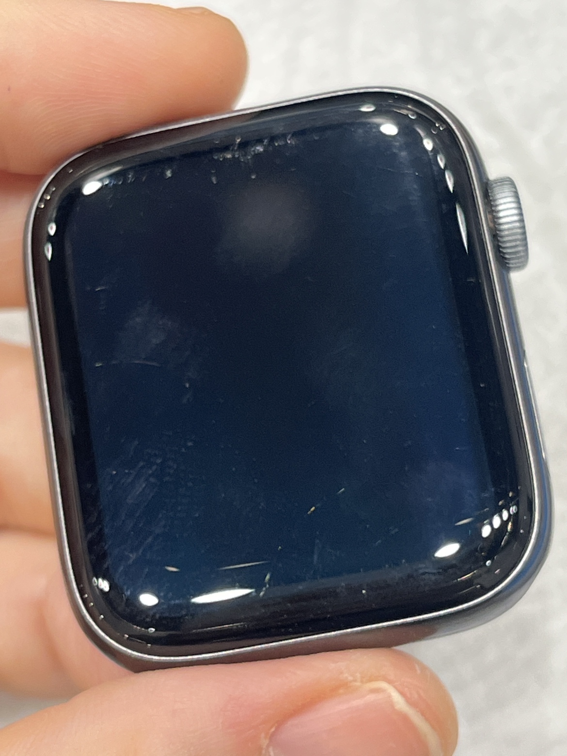 pple Watch Series 6のバッテリー交換を“お買い物ついで”に｜スマホ修理工房 テラスモール湘南店