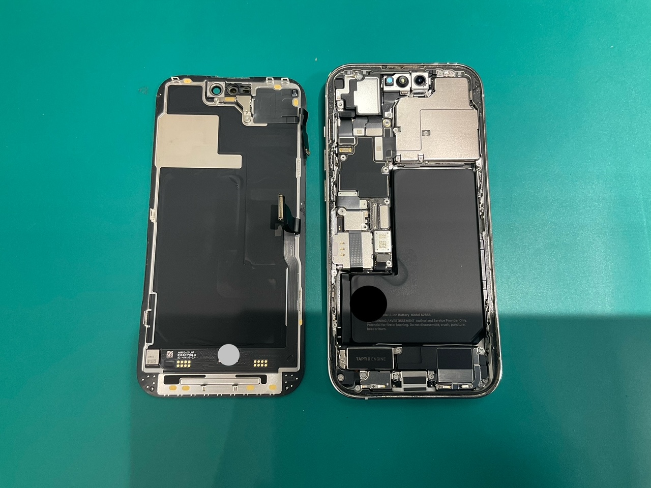 iPhone14 Pro (アイフォン）　バッテリー交換修理　スマホ修理工房新狭山店