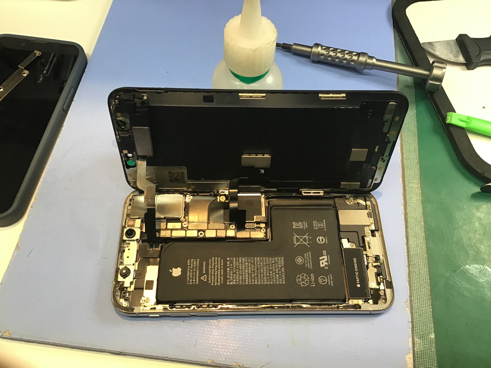 iPhoneXのバッテリー交換は、データそのまま・即日修理のスマホ修理工房京王聖蹟桜ヶ丘ショッピングセンターB館店へ！