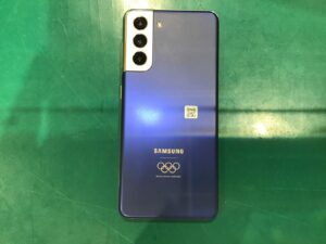 GalaxyS21のバッテリー交換ならデータをそのまま・最短即日修理のスマホ修理工房ラザウォーク甲斐双葉店へ