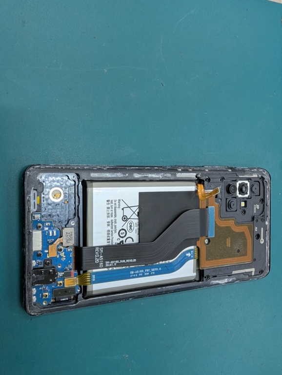 Galaxy A51のバッテリー交換修理ならスマホ修理工房富山グリーンモール山室店へお任せください☆