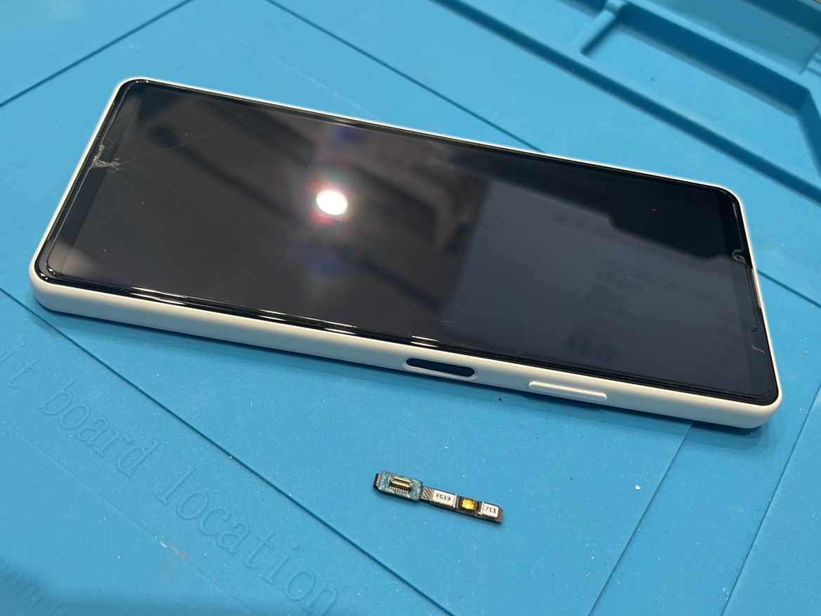 Xperia 10 IVの電源ボタン陥没をボタン交換で修理｜スマホ修理工房 テラスモール湘南店