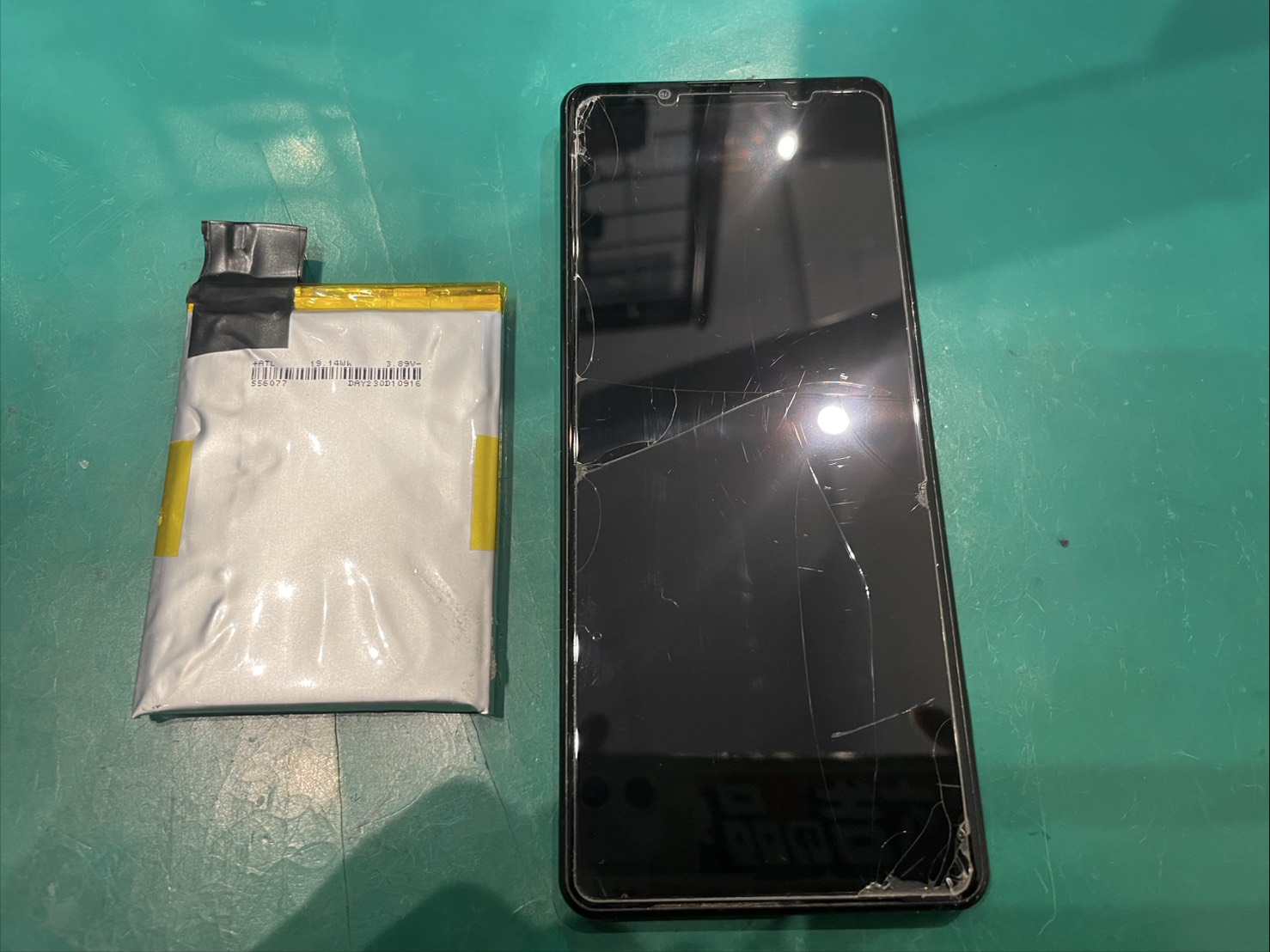 Xperia5Ⅳのバッテリー交換を行いました！【スマホ修理工房京王アートマン店】