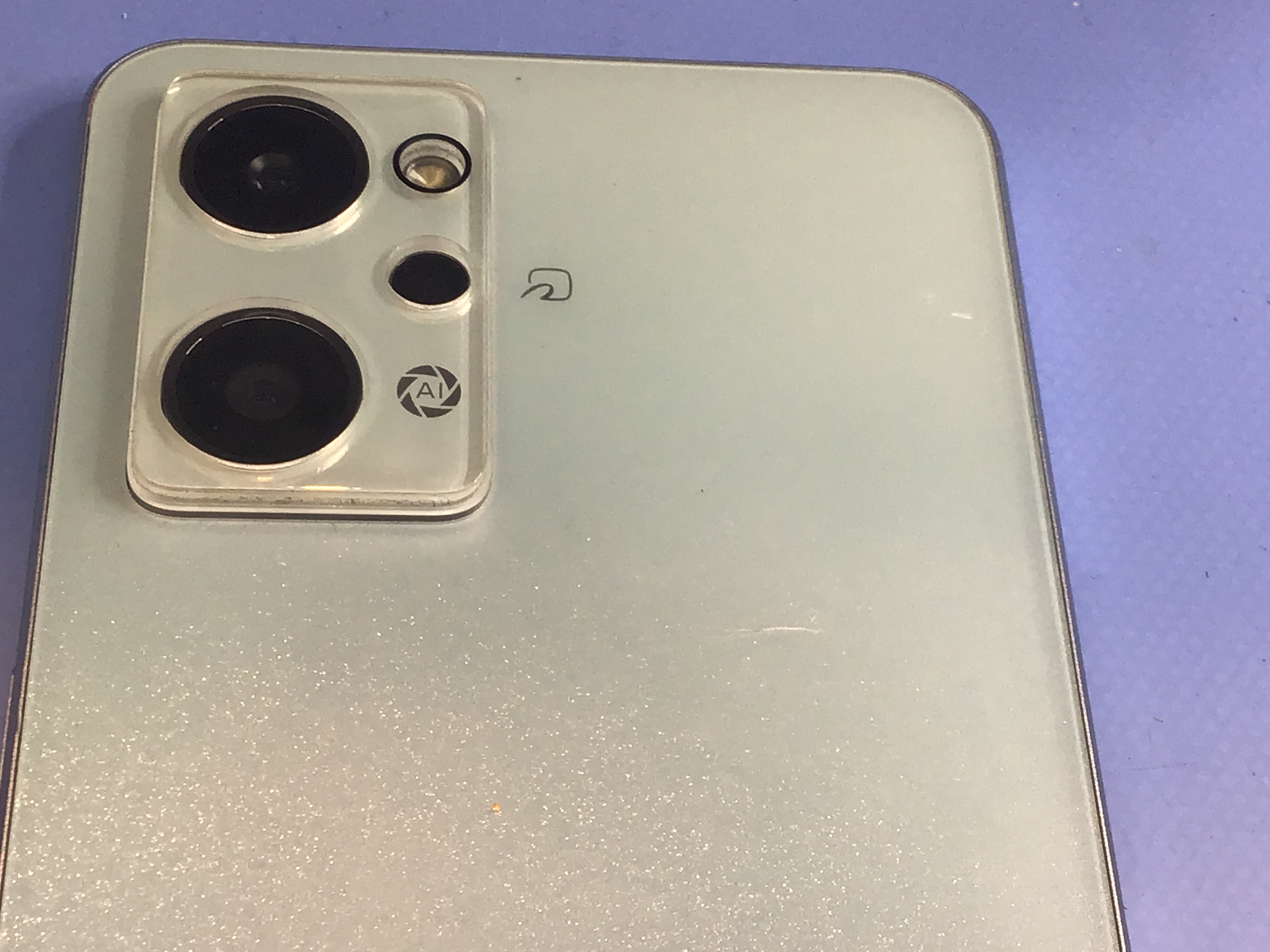 Pixel8aのカメラガラス交換は、データそのまま・即日修理のスマホ修理工房京王聖蹟桜ヶ丘ショッピングセンターB館店へ！