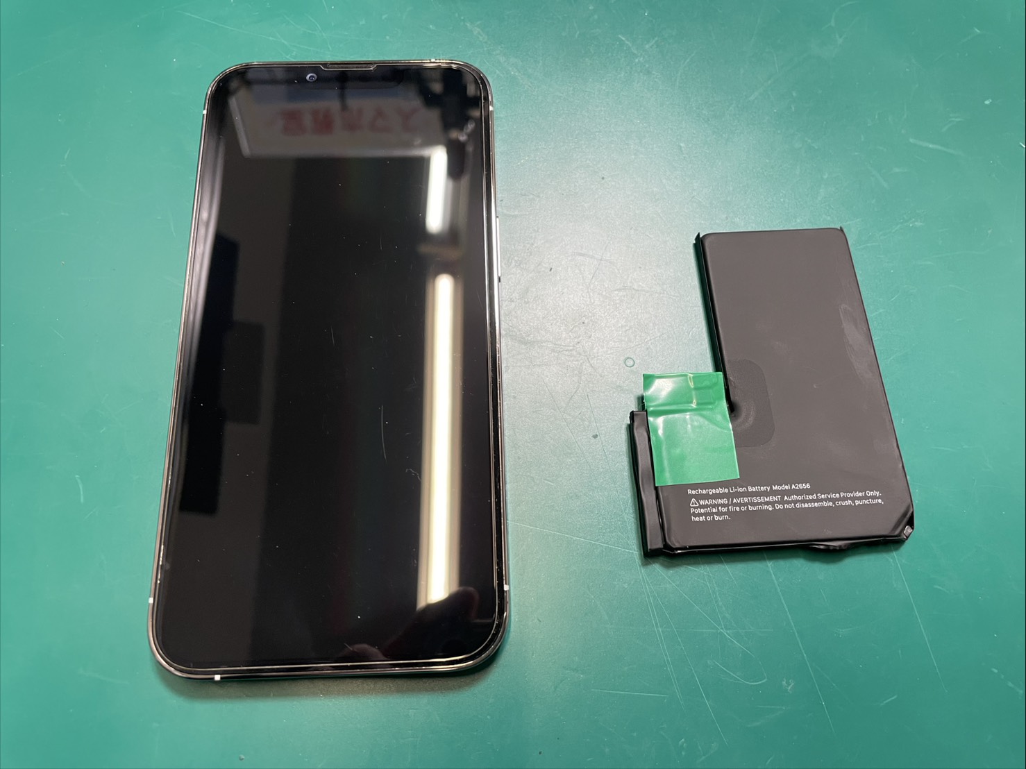 電源が突然切れてしまう... 　iPhone13Pro　バッテリー交換【スマホ修理工房京王アートマン店】