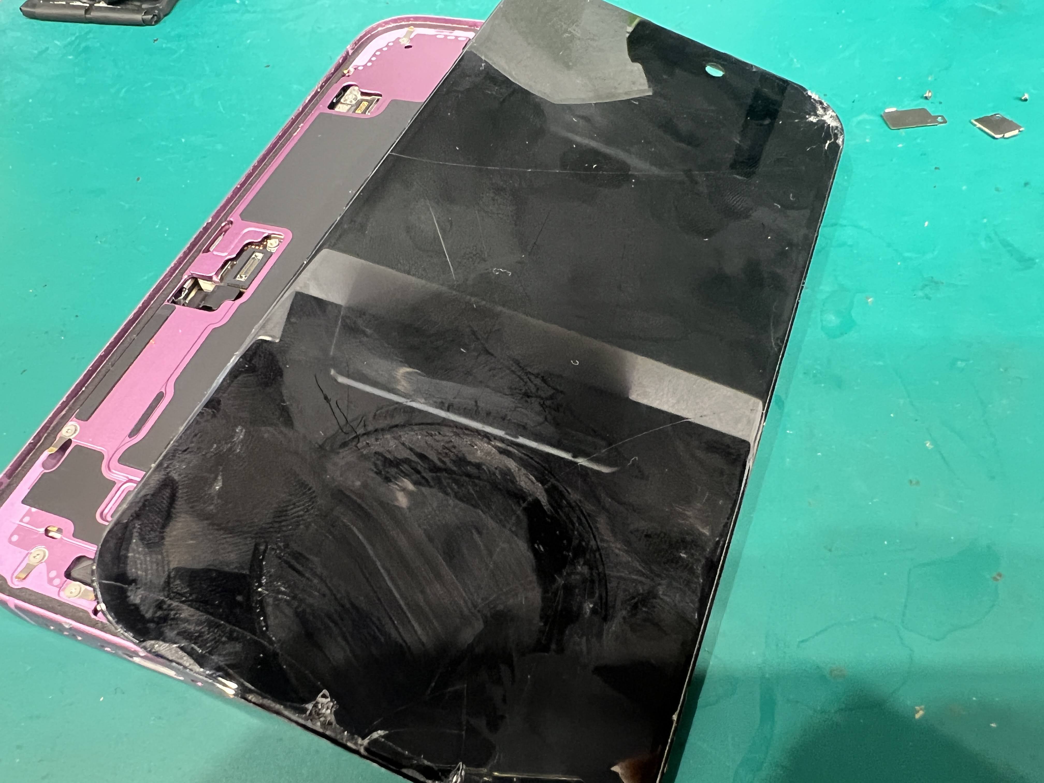 iPhone16 画面交換でタッチ不良を改善した修理実績