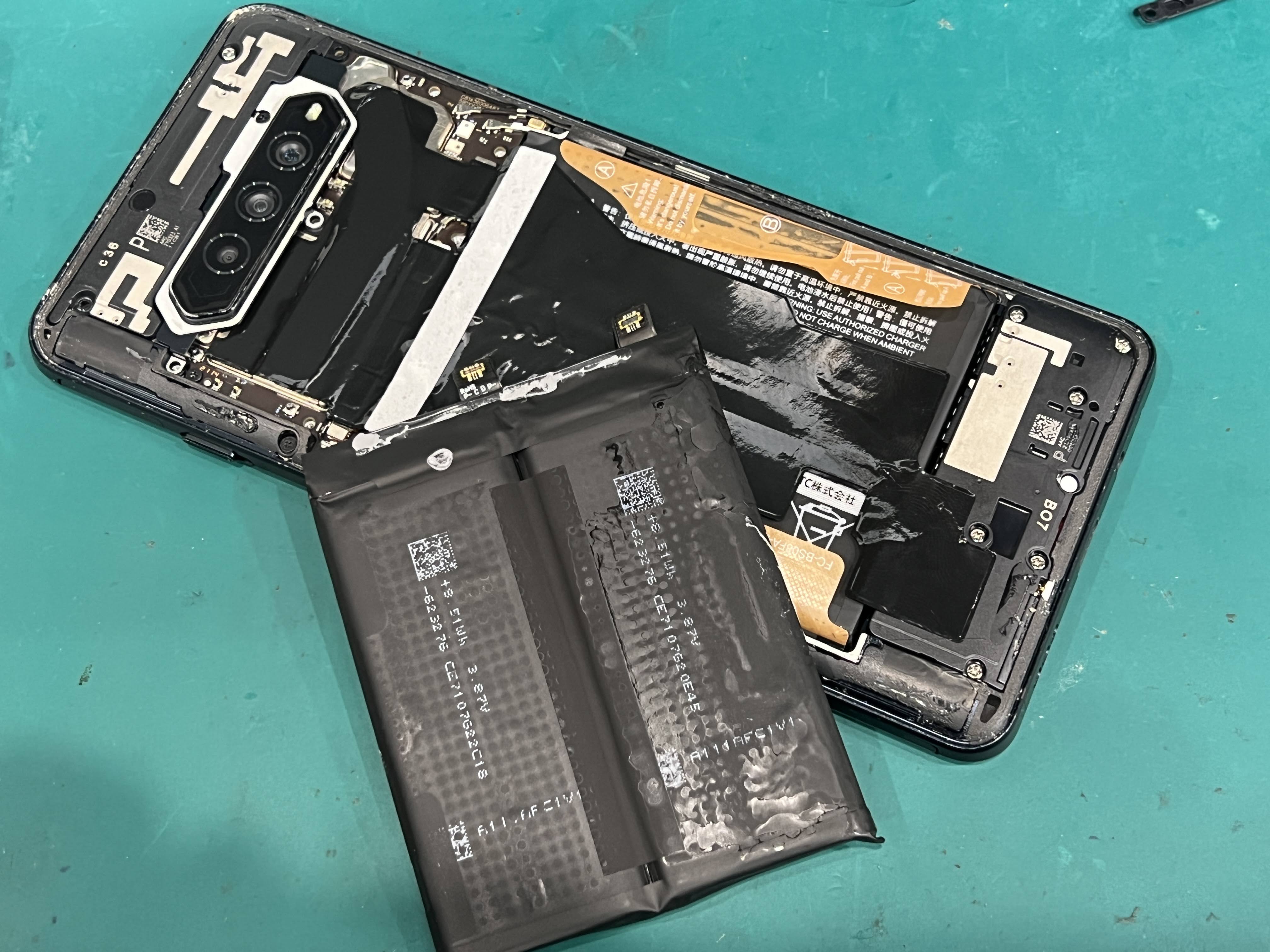 BlackShark4（ブラックシャーク）電源がつかない症状をバッテリー交換で復旧！