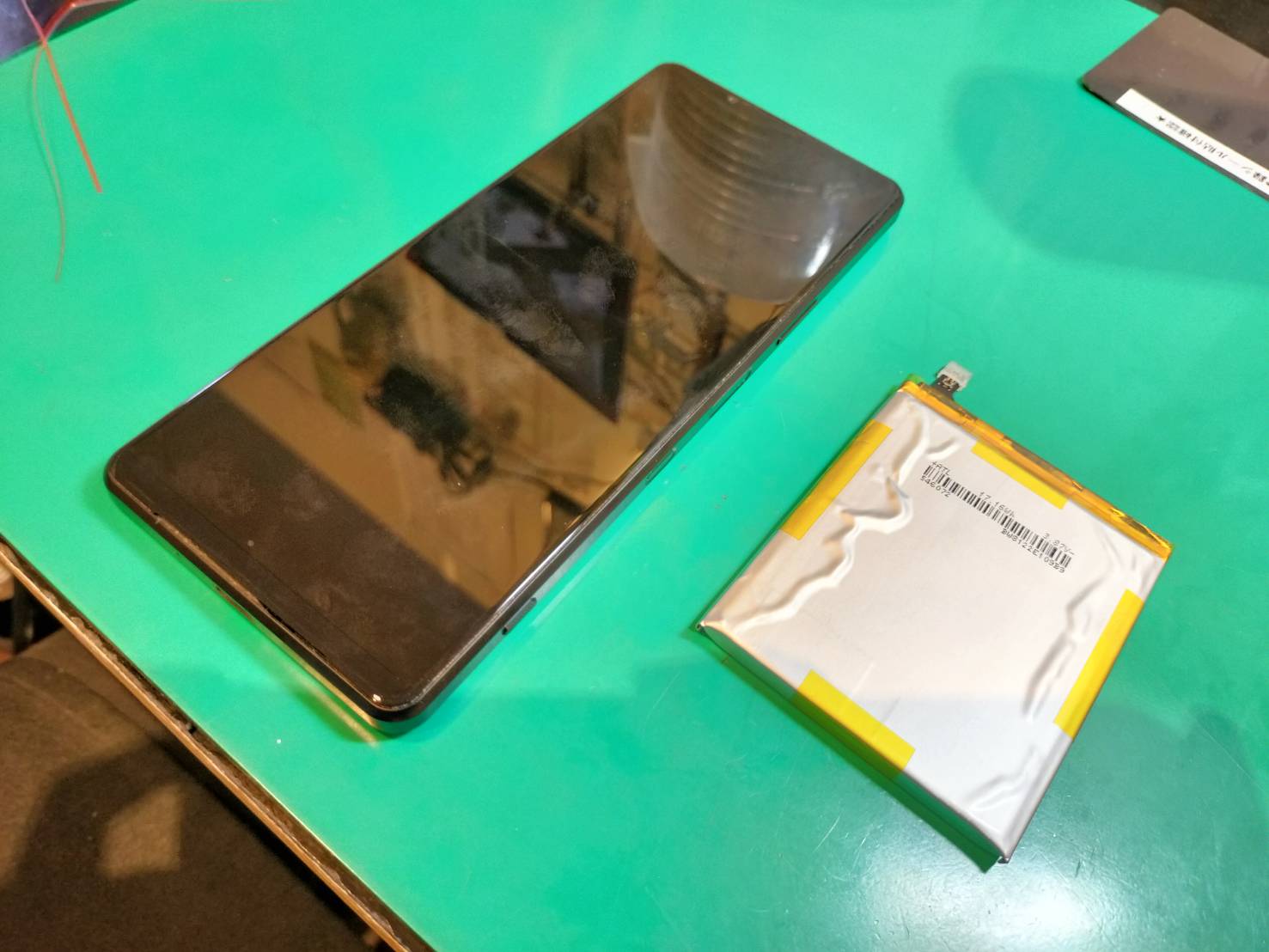 Xperia1Ⅱのバッテリー交換を行いました！【スマホ修理工房京王アートマン店】