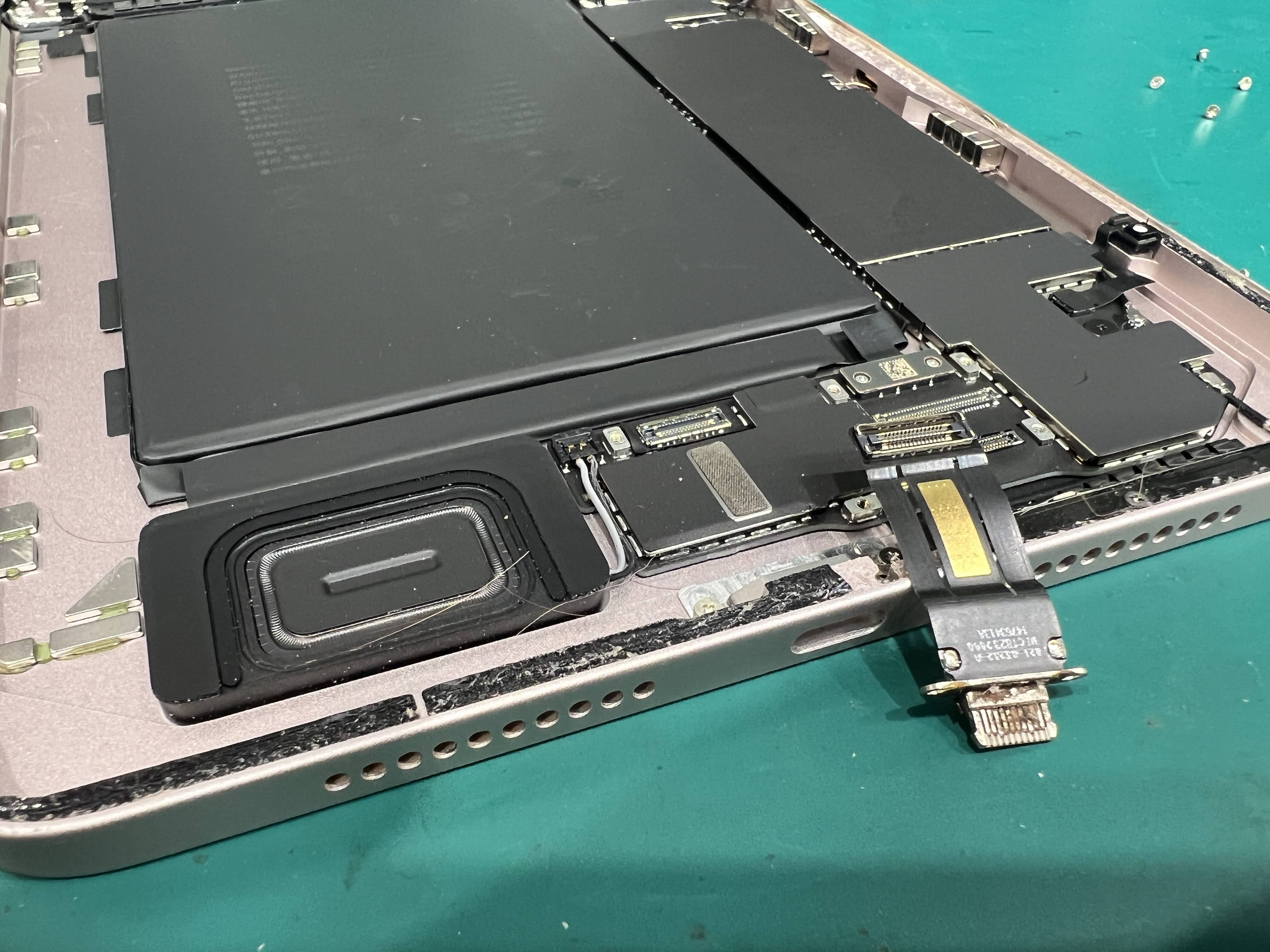 iPad mini6 水没による充電不良を修理｜コネクター交換で復旧