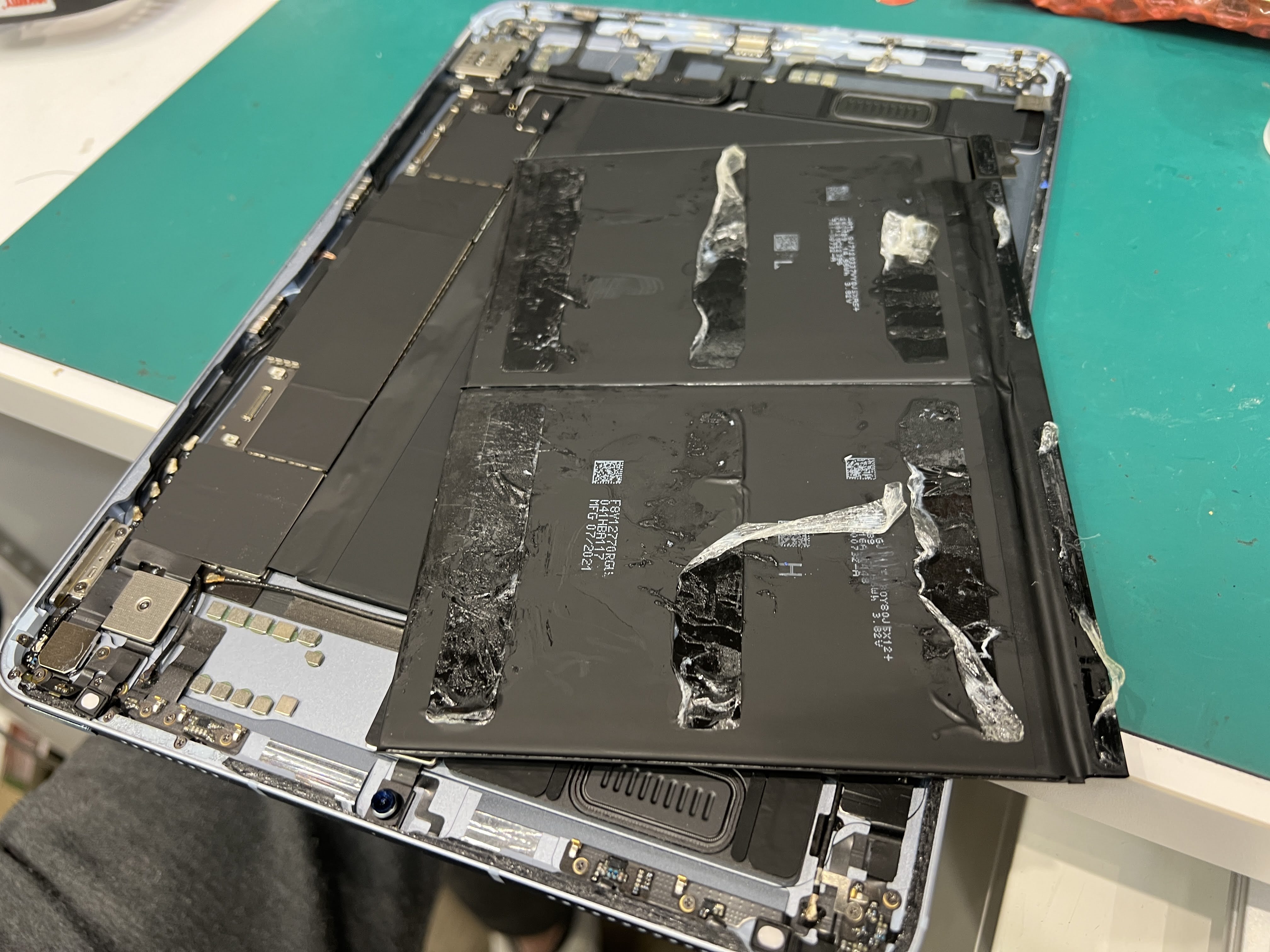 iPad Air4 バッテリー交換で充電持ち改善｜電池劣化の修理事例