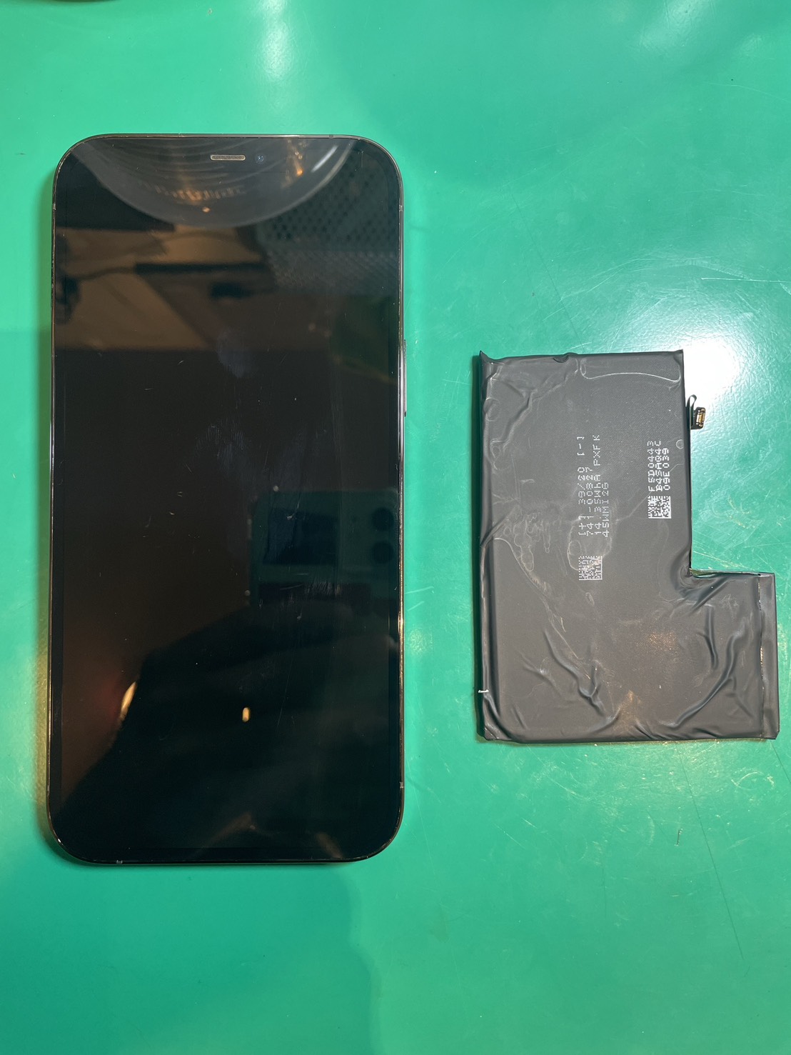 残量が全く増えない！iPhone12 Proバッテリー交換を行いました！【スマホ修理工房ミーツ国分寺店】