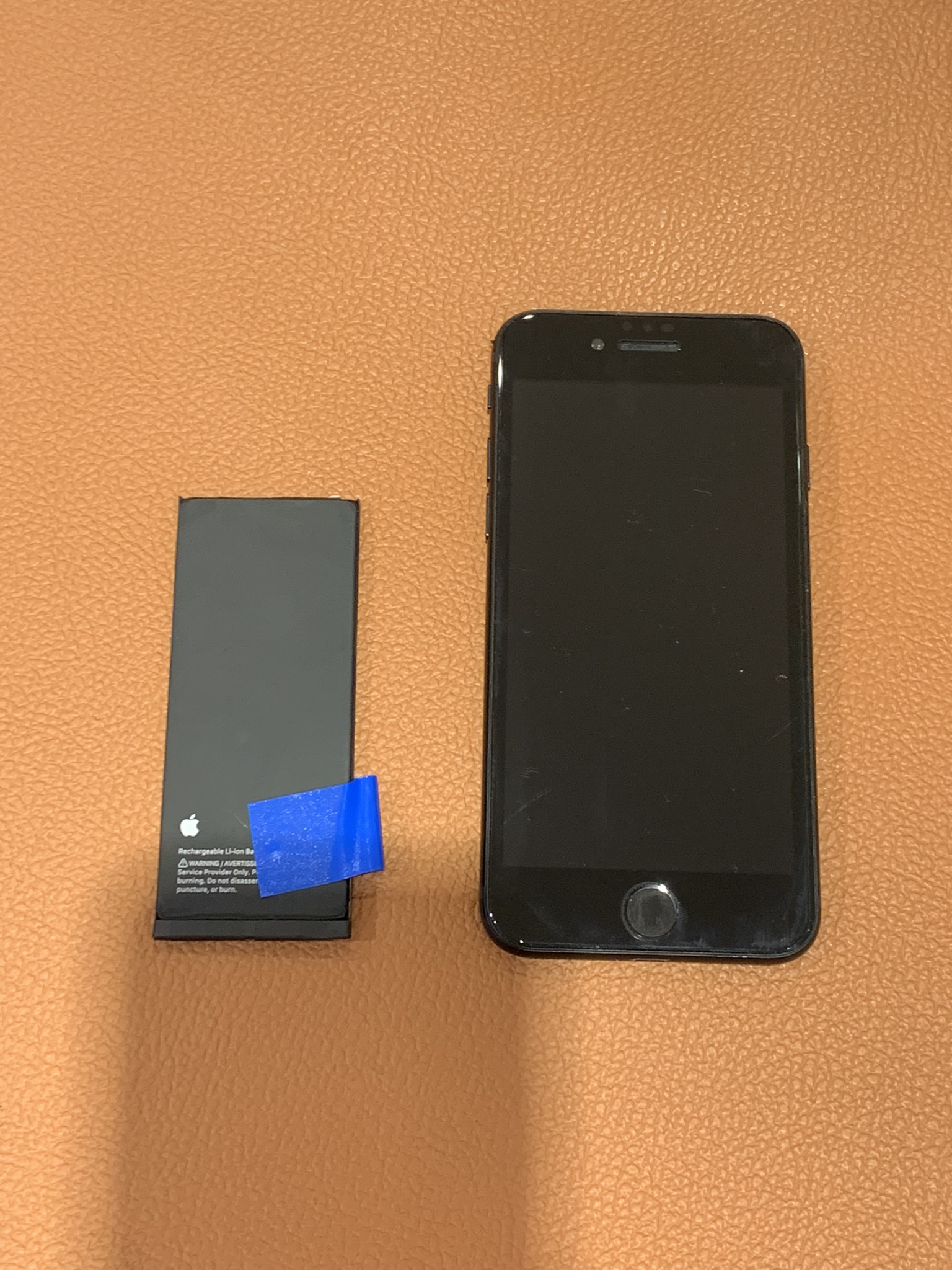 バッテリーの減りが早いiPhoneSE2（アイフォン）のバッテリー交換承りました！！