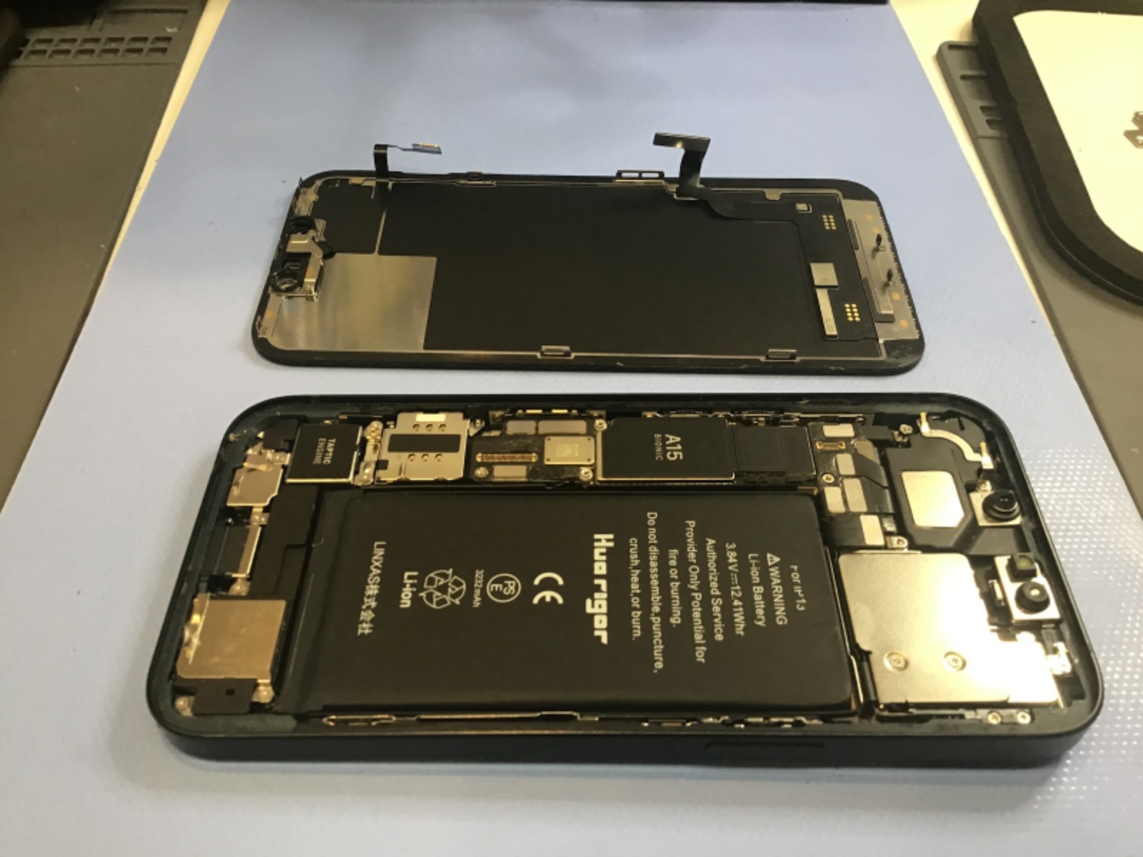 iPhone12のバッテリー交換は、データそのまま・即日修理のスマホ修理工房京王聖蹟桜ヶ丘ショッピングセンターB館店へ！