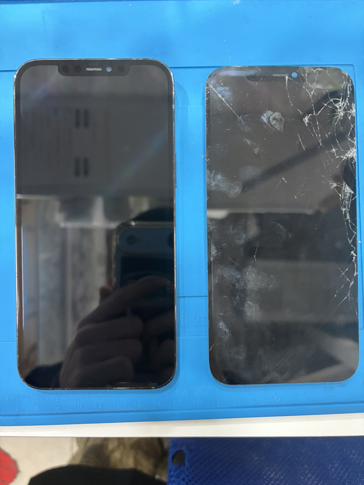 iPhone12ProMax(アイフォン12プロマックス)の画面修理なら【スマホ修理工房 池袋P パルコ店】にご相談ください！