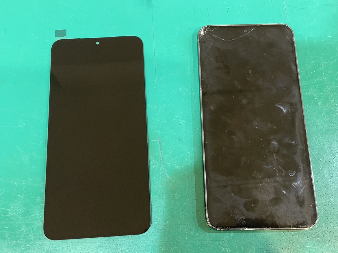 Galaxy S23 画面ガラス割れ 修理前の状態 新宿PePe店