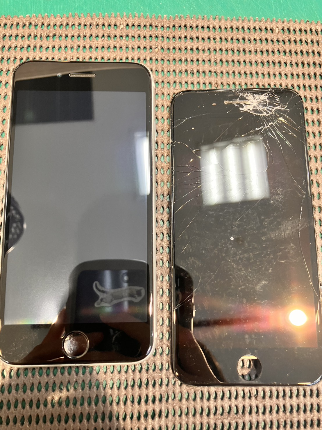 iPhoneSE2の液晶交換を行いました！　-スマホ修理工房浦和パルコ店-