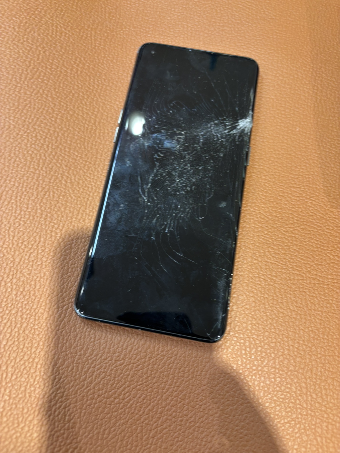 液晶が全く映らなくなったOPPO　FindX3 Pro（オッポ）の画面交換承りました！！